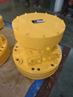 MOTOR POCLAIN na zamówienie w kolorze i typie mocy oleju hydraulicznego